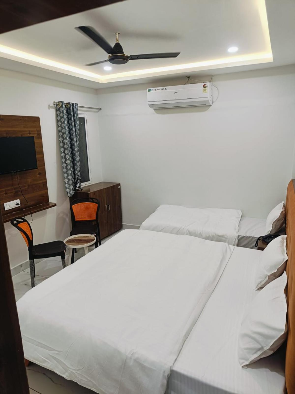 Hotel Shree Kedar Palace Удджайн Екстер'єр фото