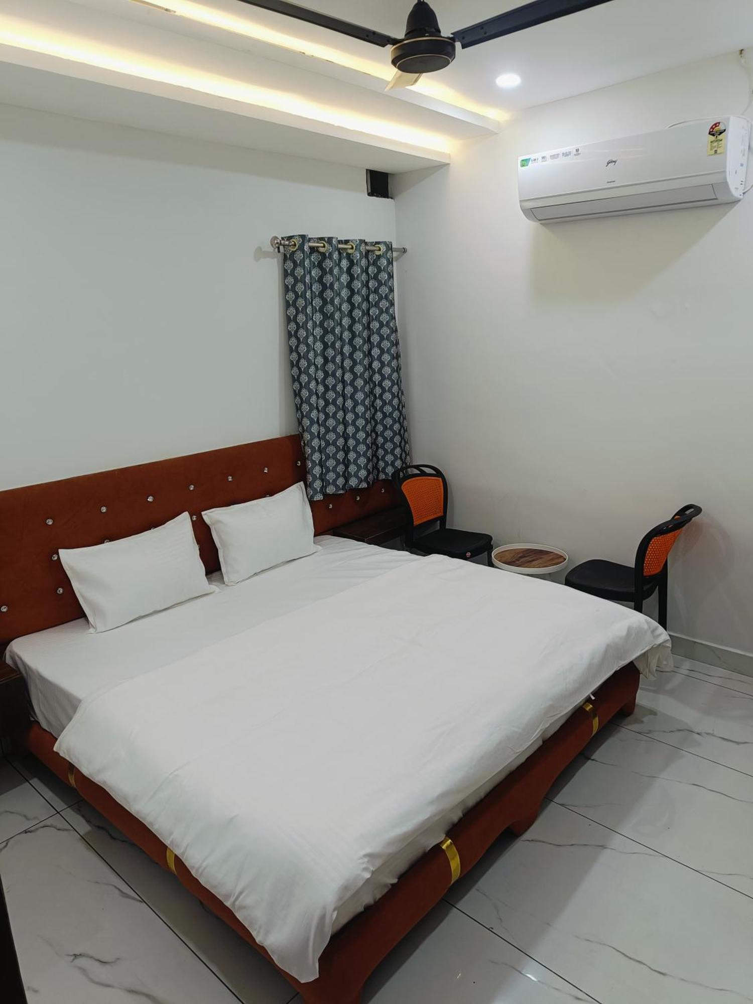Hotel Shree Kedar Palace Удджайн Екстер'єр фото